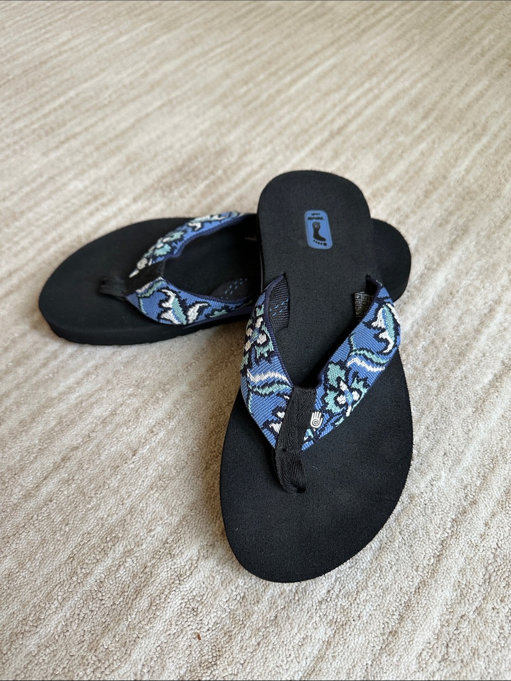 Teva Mush Hawaiian Blue Floral Flip Flops Sandals Womens Size 9